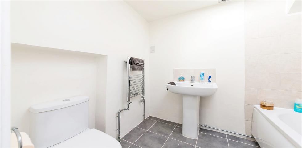 Modern Apartment Park Avenue, Willesden Green